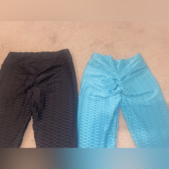 Never worn 2 pair of Woman’s shape enhancing leggings - Picture 6 of 6